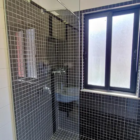 酒店 Frekel Yzberishti