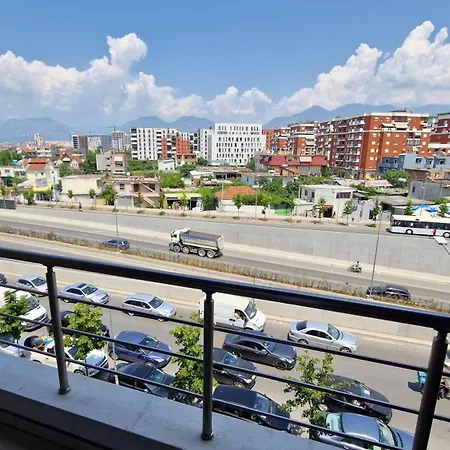 酒店 Frekel Yzberishti